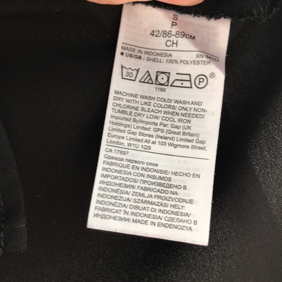 Banana Republic | Women’s black wrap blouse. Size small. Ruffle detail. - Picture 7 of 7